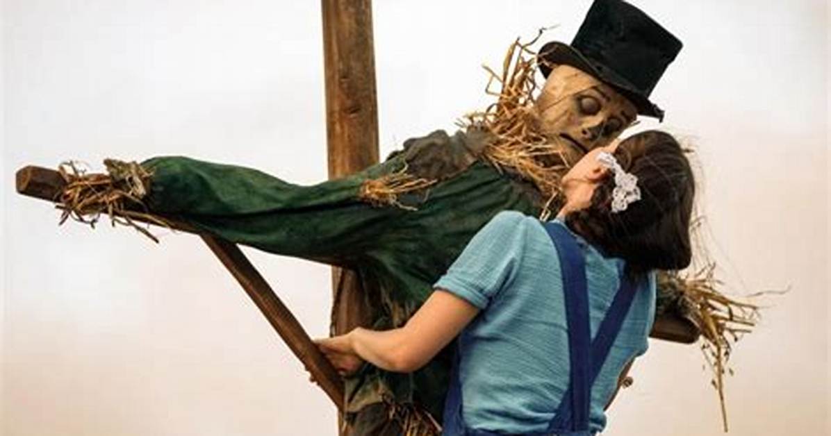 Unveiling the Truth Behind the "Pearl Scarecrow Scene": Discoveries and Insights